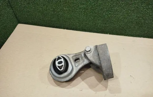 Renault Master III Engine mount bracket 93860700