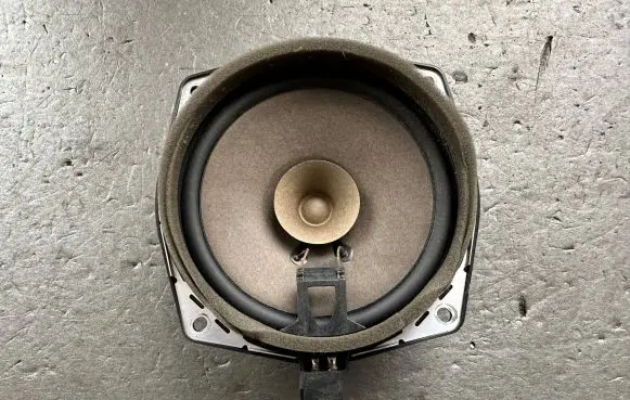 Mitsubishi Pajero Front door speaker MR301667