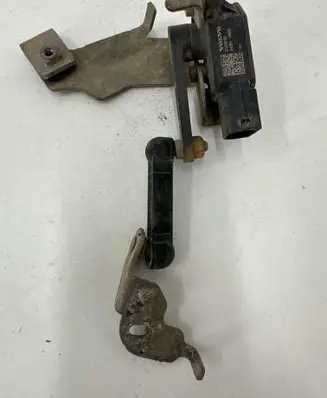 Volvo V60 Rear air suspension level height sensor 32246632 A426S
