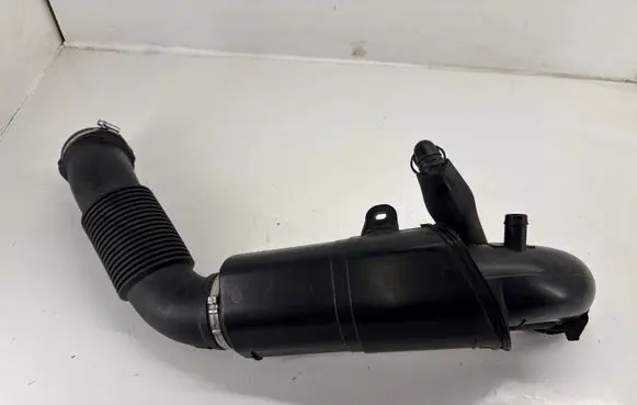 BMW 2 F44 Turbo air intake inlet pipe/hose 7619268 13717619268