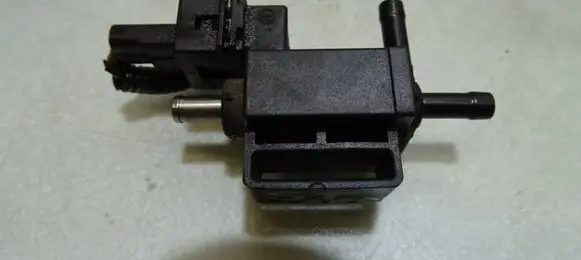 Ford Focus Vacuum valve BL3E9K378BA