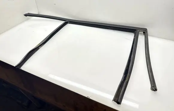 BMW 3 G20 G21 Rubber seal rear door window/glass 