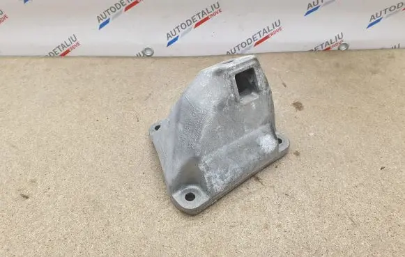 BMW 5 F10 F11 Engine mounting bracket 6795958 6781242