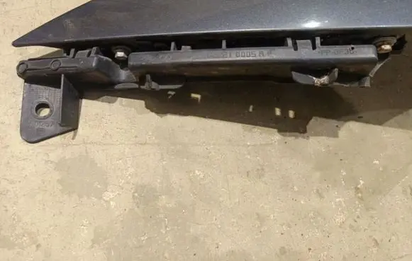 Renault Laguna III Front bumper mounting bracket 622210050R