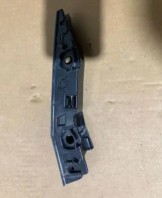 Skoda Kamiq Front bumper mounting bracket 658807183