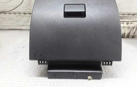 Ford Fusion Glove box 2N11N06024
