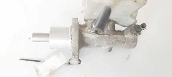 Ford C-MAX I Master brake cylinder 