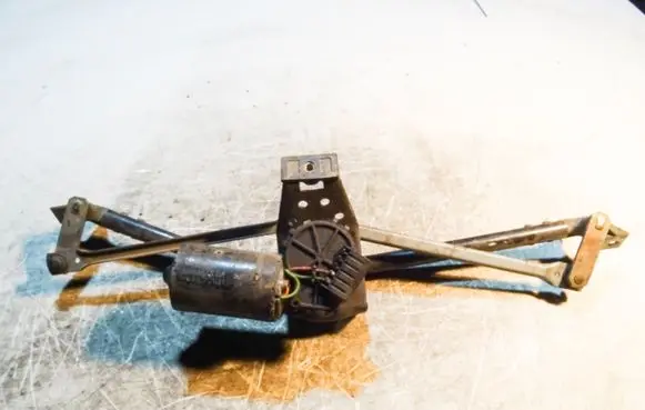 Audi 80 90 S2 B4 Front wiper linkage 0390246143