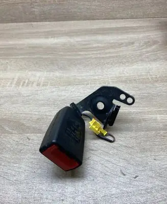 Mercedes-Benz C W204 Rear seatbelt buckle A2048602569