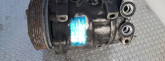 Mazda 3 I Air conditioning (A/C) compressor (pump) 3M5H19D629SB