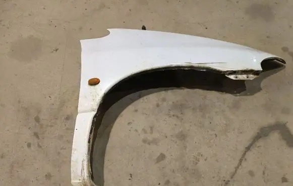Chrysler Voyager Fender 