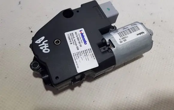 Mercedes-Benz E W212 Sunroof motor/actuator 2128200008VVB A2128200008