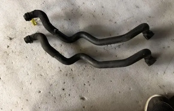 Jaguar XJ X351 Engine coolant pipe/hose 9X237752AD