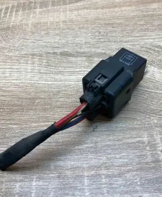 Volkswagen PASSAT B6 Other relay 3B0951253 WithPlug