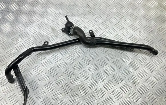 Volkswagen PASSAT B8 Engine coolant pipe/hose 5Q0121070AF 5Q0122157AJ 04L121131AB