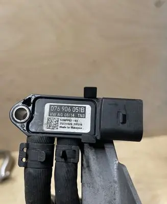 Volkswagen Amarok Exhaust gas pressure sensor 076906051B
