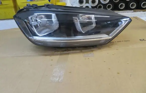 Volkswagen Golf VII Headlight/headlamp