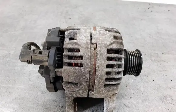 Volkswagen Golf V Generator/alternator 036903024J