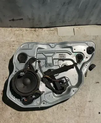 Volvo XC70 Rear window lifting mechanism without motor 983042102