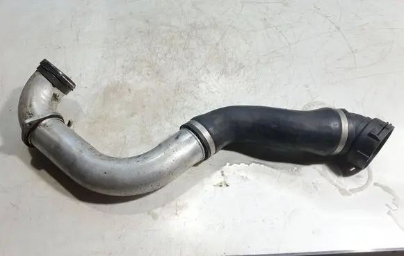 BMW 5 E60 E61 Intercooler hose/pipe 7789052
