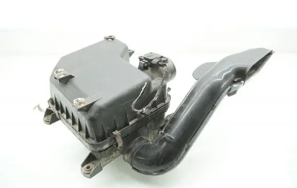 Mitsubishi L200 Air filter box MR547077