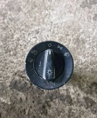 Volkswagen PASSAT B5 Light switch 1C0941531A 04052031