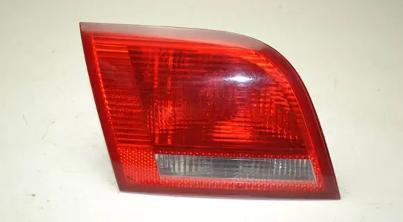 Tailgate rear/tail lights