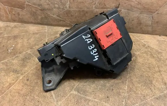 Mercedes-Benz C W205 Current control relay A2055402250
