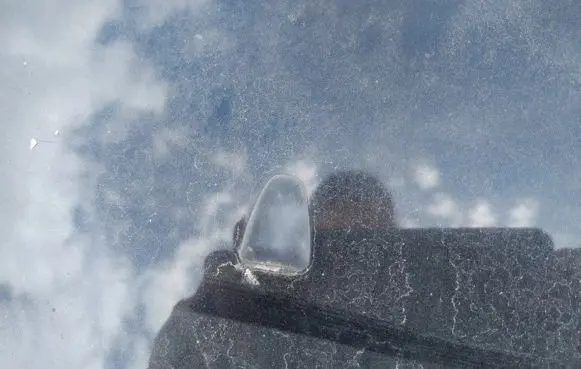 Volvo S60 Windshield washer spray nozzle 