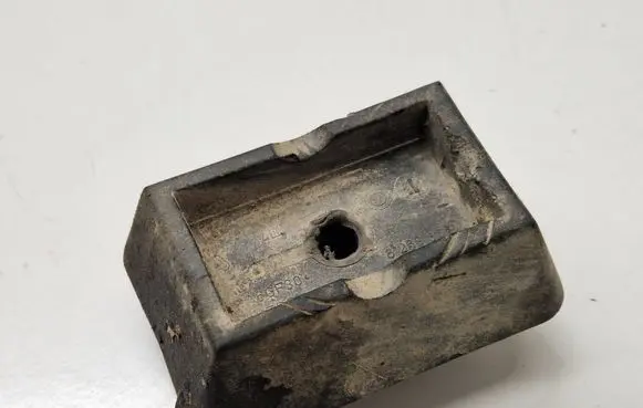 BMW X3 E83 Jacking socket point 8268885