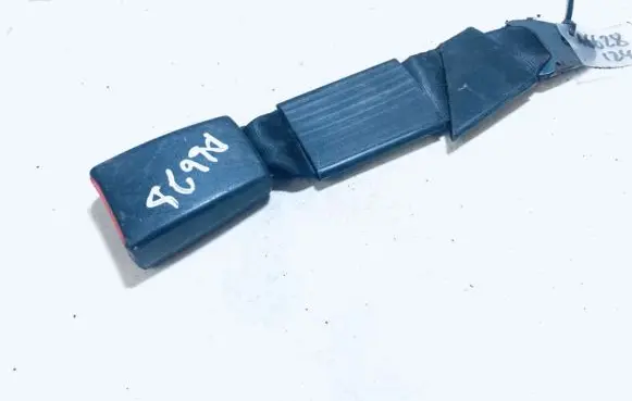 Citroen C3 Rear seatbelt buckle 33015511