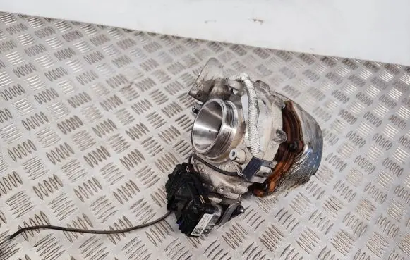 Audi Q7 4M Turbo 059145873DB