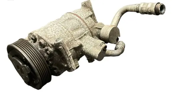 Volkswagen PASSAT B6 Air conditioning (A/C) compressor (pump) 5Q0820803C 114932013B4