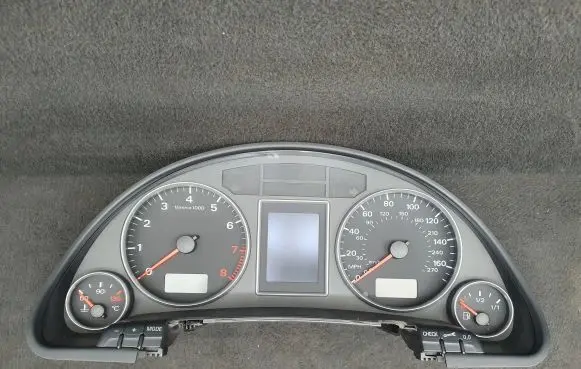 Audi A4 S4 B7 8E 8H Speedometer (instrument cluster) 8E0920951F RB8