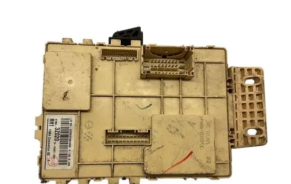 Hyundai i40 Fuse module 919553Z020 3Z0201510010099 1315A01032
