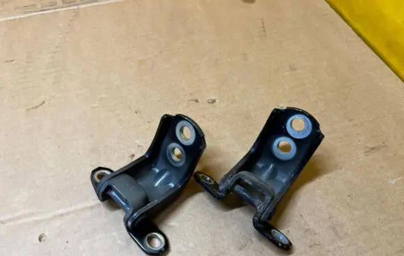 Renault Koleos II Front door hinge set 