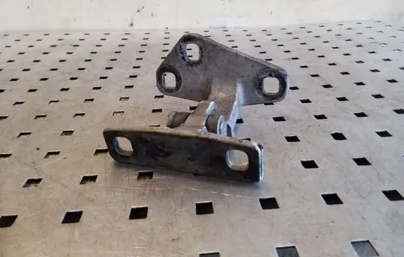 BMW X5 E53 Tailgate hinge 8402183