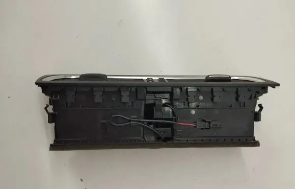 Audi A5 8T 8F Dash center air vent grill 8T1820951C