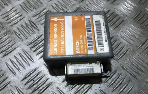 Audi A4 S4 B5 8D Airbag control unit/module 8a0959655c 0285001038