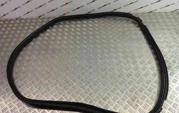 BMW X1 F48 F49 Trunk rubber seal (body) 7474447