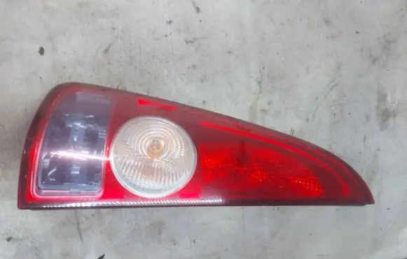 Renault Espace IV Rear/tail lights 8200027153