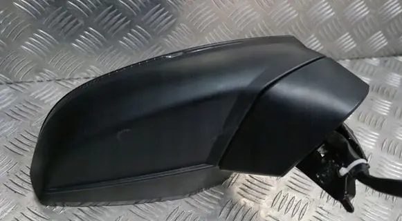 Audi Q5 SQ5 8R Front door electric wing mirror 