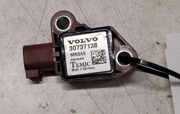 Volvo V50 Airbag deployment crash/impact sensor 30737138 MRSA5 8840A6