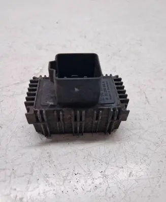 Opel Zafira B Glow plug pre-heat relay 55354141 51299018A