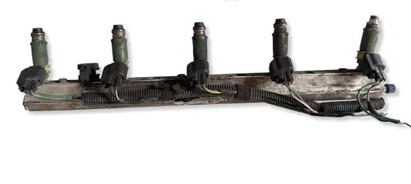 Volvo V70 Fuel main line pipe 