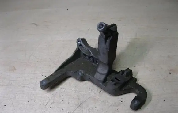 Ford Focus Engine mounting bracket AV6Q9B470BB VD3737