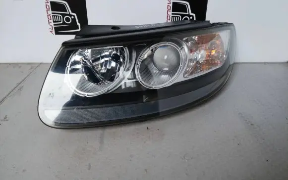 Hyundai Santa Fe Headlight/headlamp 921012BXXX