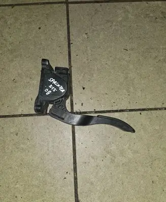 Mercedes-Benz Sprinter W906 Accelerator throttle pedal A9063000304 0280755025