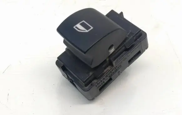 BMW 5 E60 E61 Electric window control switch 9113772