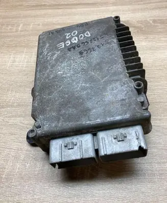 Chrysler Voyager Engine control unit/module ECU P04727402AI 04745860